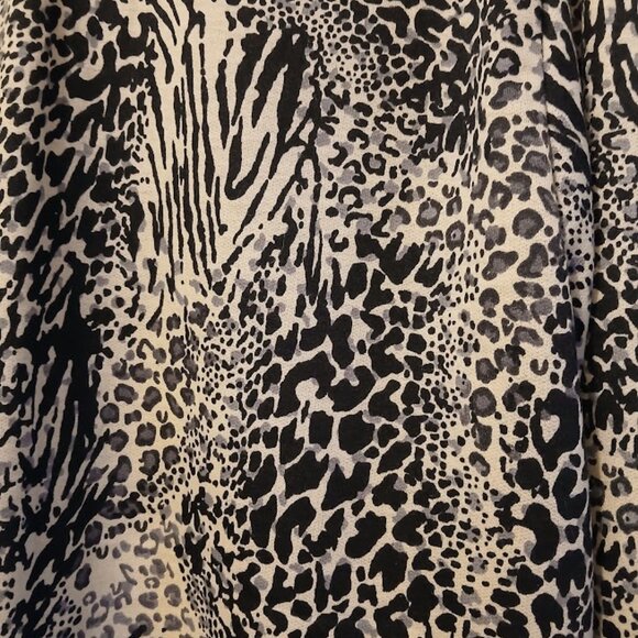 Nwt Leopard Safari Scoop neck T-shirt Top womens L Beige Black Lilac Long sleeve - Picture 8 of 9